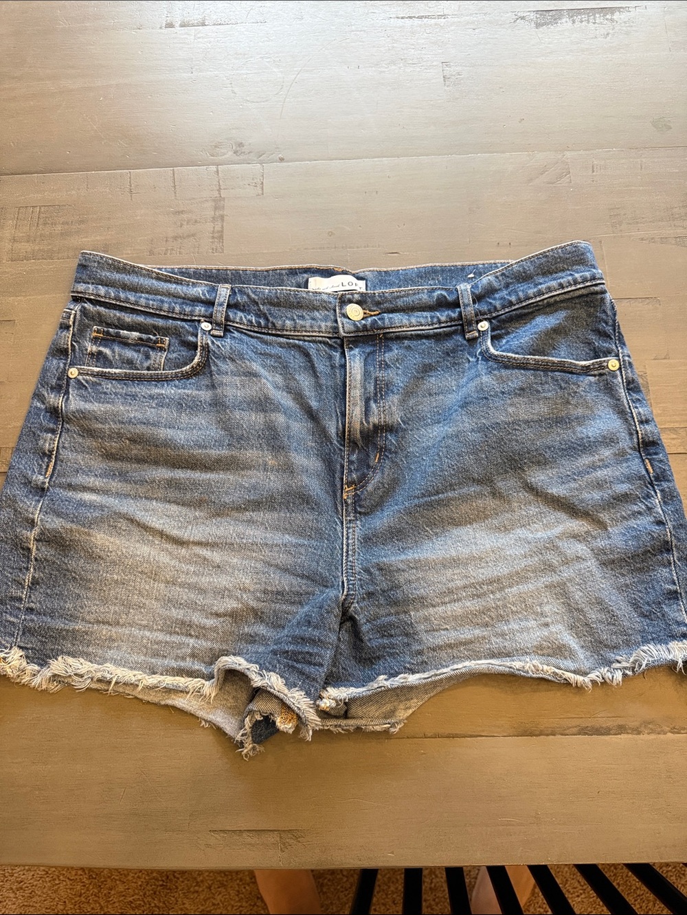 32|14 Agolde Frayed Hem Mid-Blue Denim Shorts